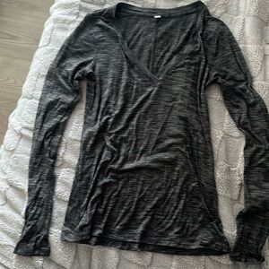 Size 6 V neck Lululemon long sleeve in gray